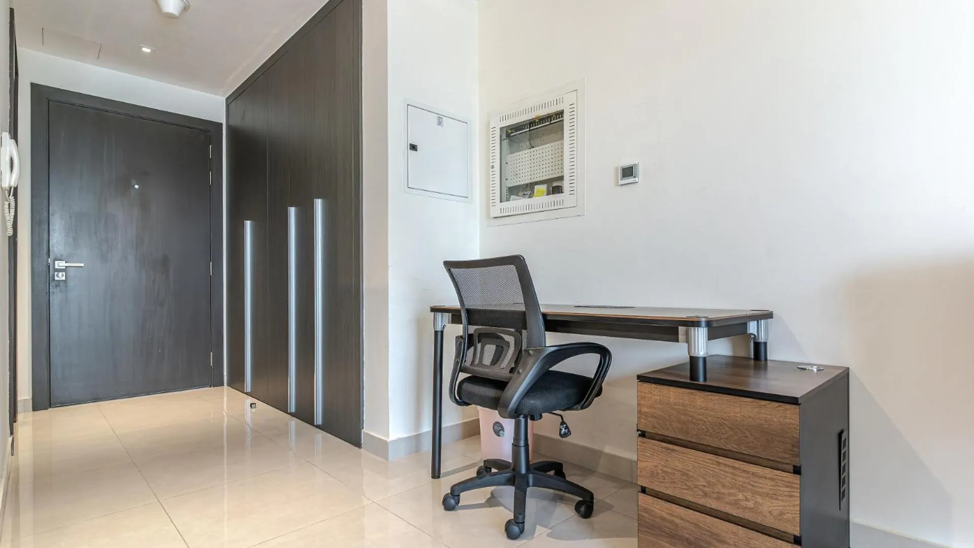 Apartment Spacious Studio I City Skyline View I Sleeps 3 Dubai