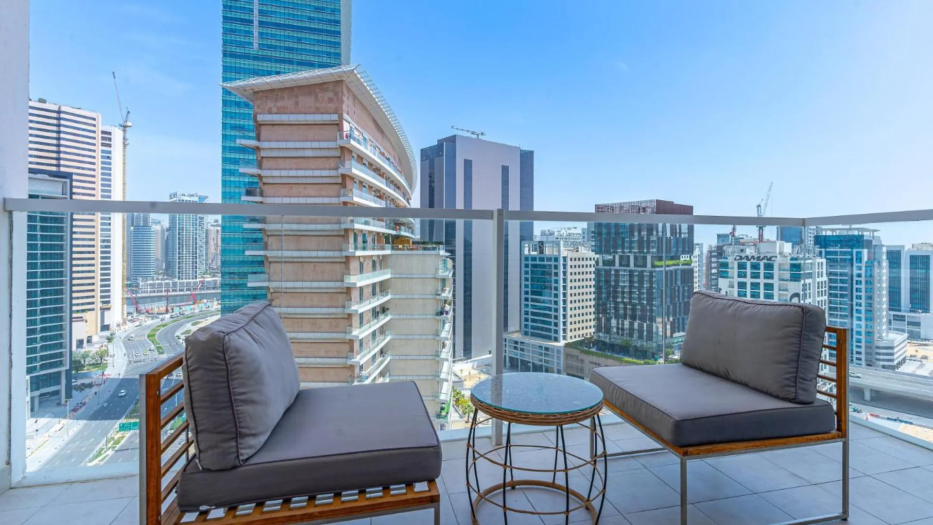 Spacious Studio I City Skyline View I Sleeps 3 Dubai 0*,