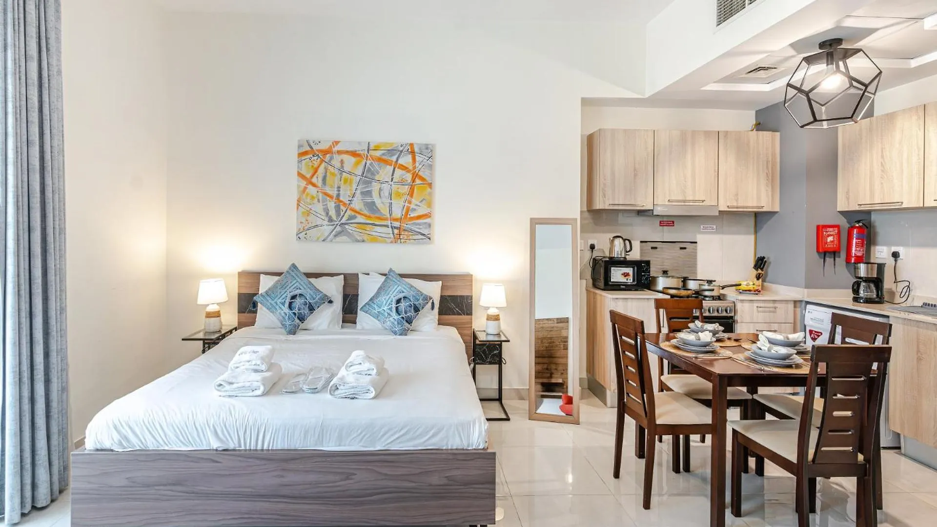 Spacious Studio I City Skyline View I Sleeps 3 Dubai 0*,