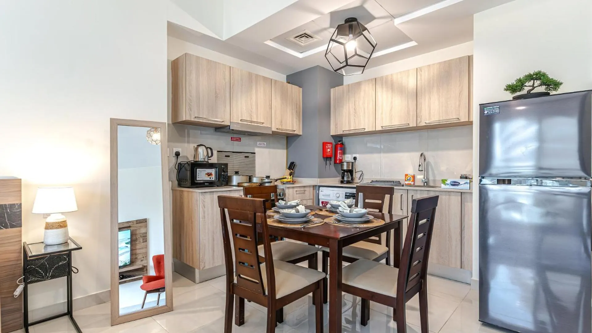 Spacious Studio I City Skyline View I Sleeps 3 Dubai Apartment