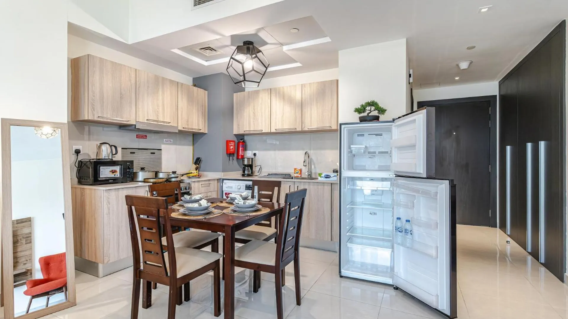 Spacious Studio I City Skyline View I Sleeps 3 Dubai